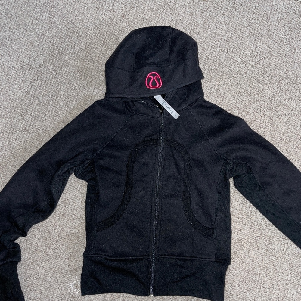 Lululemon sweatshirt